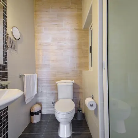 St Pauls's Bay 2 Bedroom & Penthouse Close To Promenade Апартаменты Сент-Полс-Бей