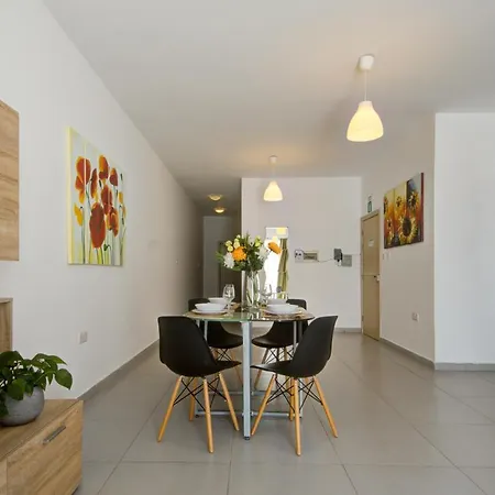 Апартаменты St Pauls's Bay 2 Bedroom & Penthouse Close To Promenade