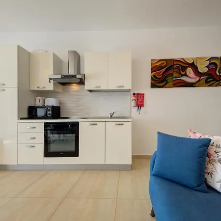 Апартаменты St Pauls's Bay 2 Bedroom & Penthouse Close To Promenade Сент-Полс-Бей