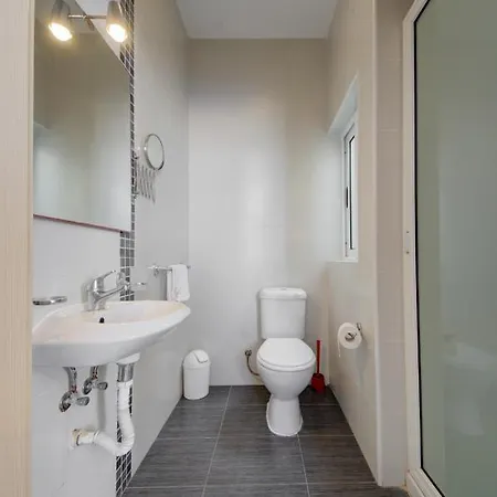 St Pauls's Bay 2 Bedroom & Penthouse Close To Promenade Апартаменты *