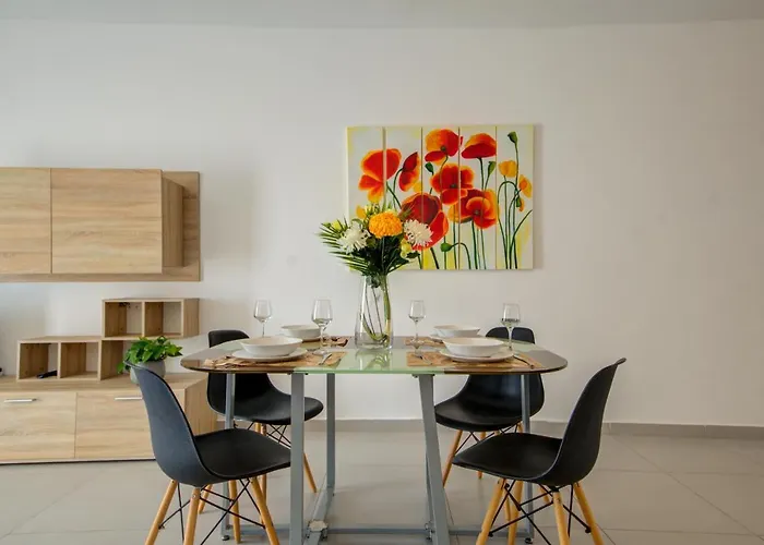 St Pauls's Bay 2 Bedroom & Penthouse Close To Promenade