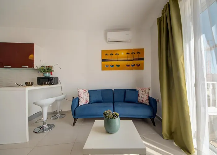 Daire St Pauls's Bay 2 Bedroom & Penthouse Close To Promenade *