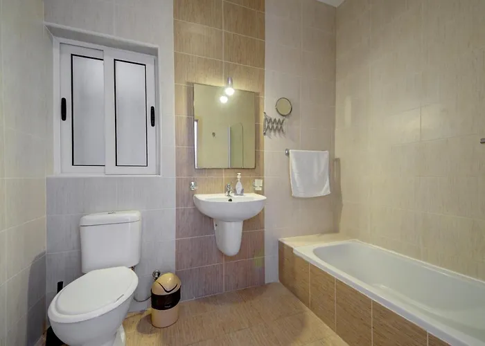 St Pauls's Bay 2 Bedroom & Penthouse Close To Promenade Daire