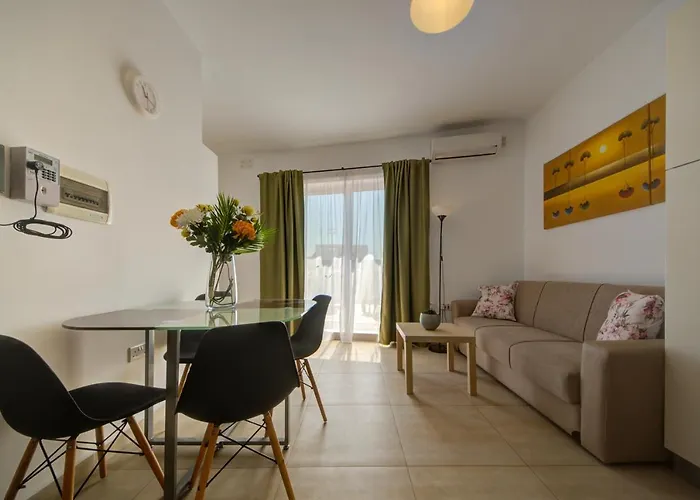 Daire St Pauls's Bay 2 Bedroom & Penthouse Close To Promenade St. Paul's Bay
