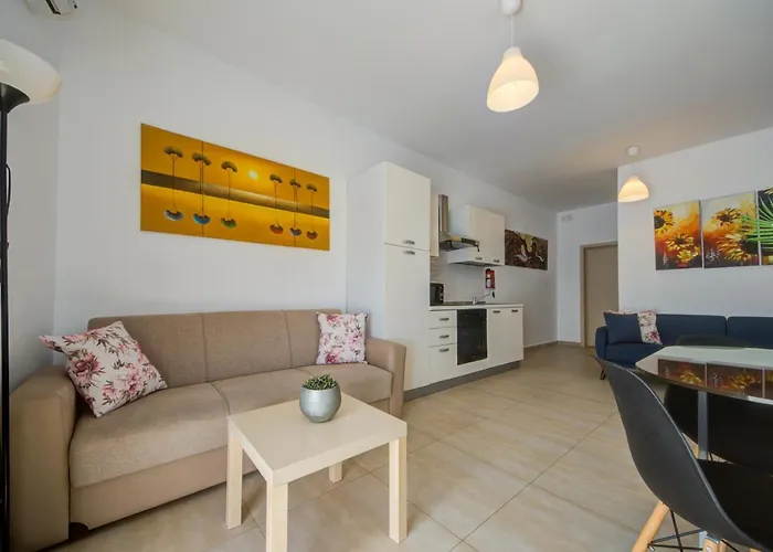 St Pauls's Bay 2 Bedroom & Penthouse Close To Promenade Daire St. Paul's Bay