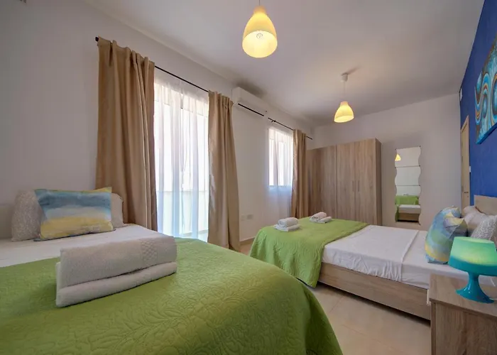 St Pauls's Bay 2 Bedroom & Penthouse Close To Promenade * St. Paul's Bay