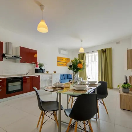 Appartement St Pauls's Bay 2 Bedroom & Penthouse Close To Promenade San Pawl il-Baħar