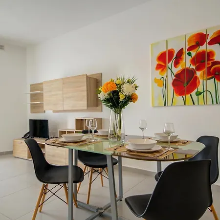 St Pauls's Bay 2 Bedroom & Penthouse Close To Promenade Appartement San Pawl il-Baħar