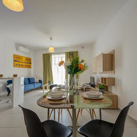 Appartement St Pauls's Bay 2 Bedroom & Penthouse Close To Promenade San Pawl il-Baħar
