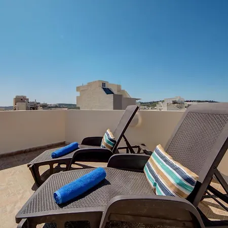 St Pauls's Bay 2 Bedroom & Penthouse Close To Promenade San Pawl il-Baħar